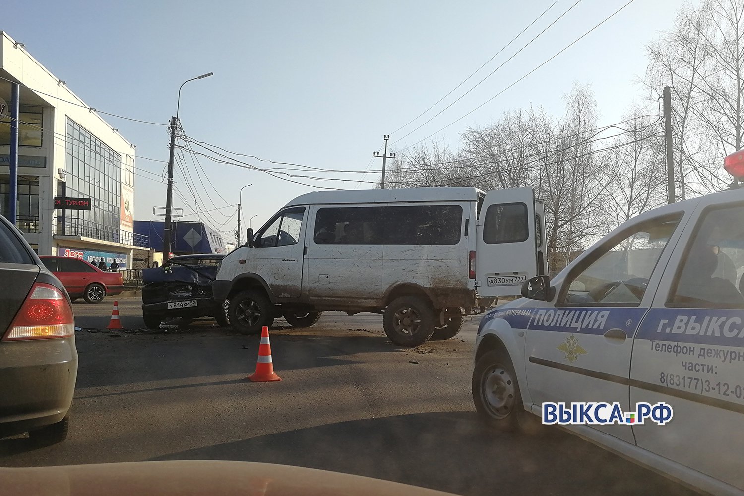 Соболь» не пропустил «семёрку» на повороте